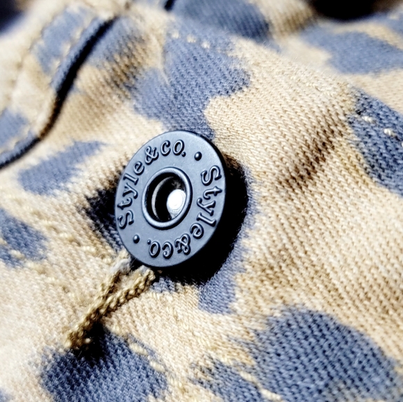 Women's Lepord Print Jean Jacket - Picture 4 of 4